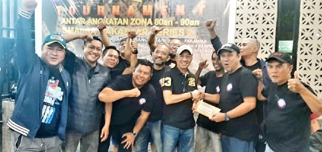 Alumni 97 Juara I Turnamen Domino Antar Angkatan SMANSA Seri II, Minggu (19/1/2025), di Kedai 168 Jl Toddopuli Raya Blok J No.1 Makassar