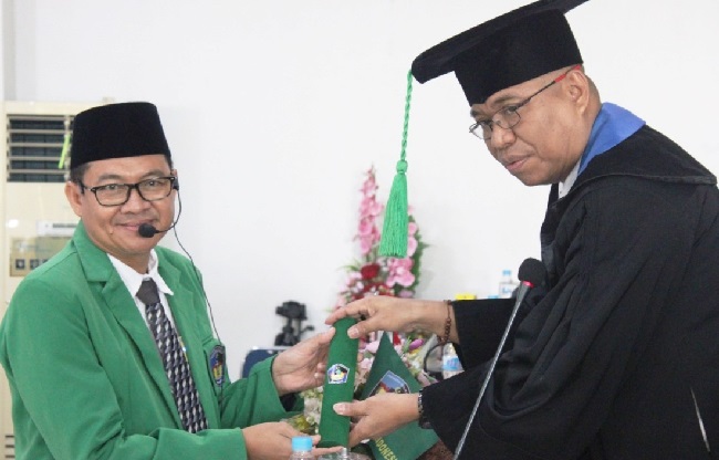 Ashar Tamanggong raih doktor Manajemen Pendidikan Islam di Universitas Muslim Indonesia (UMI), Senin (10/2/2025).