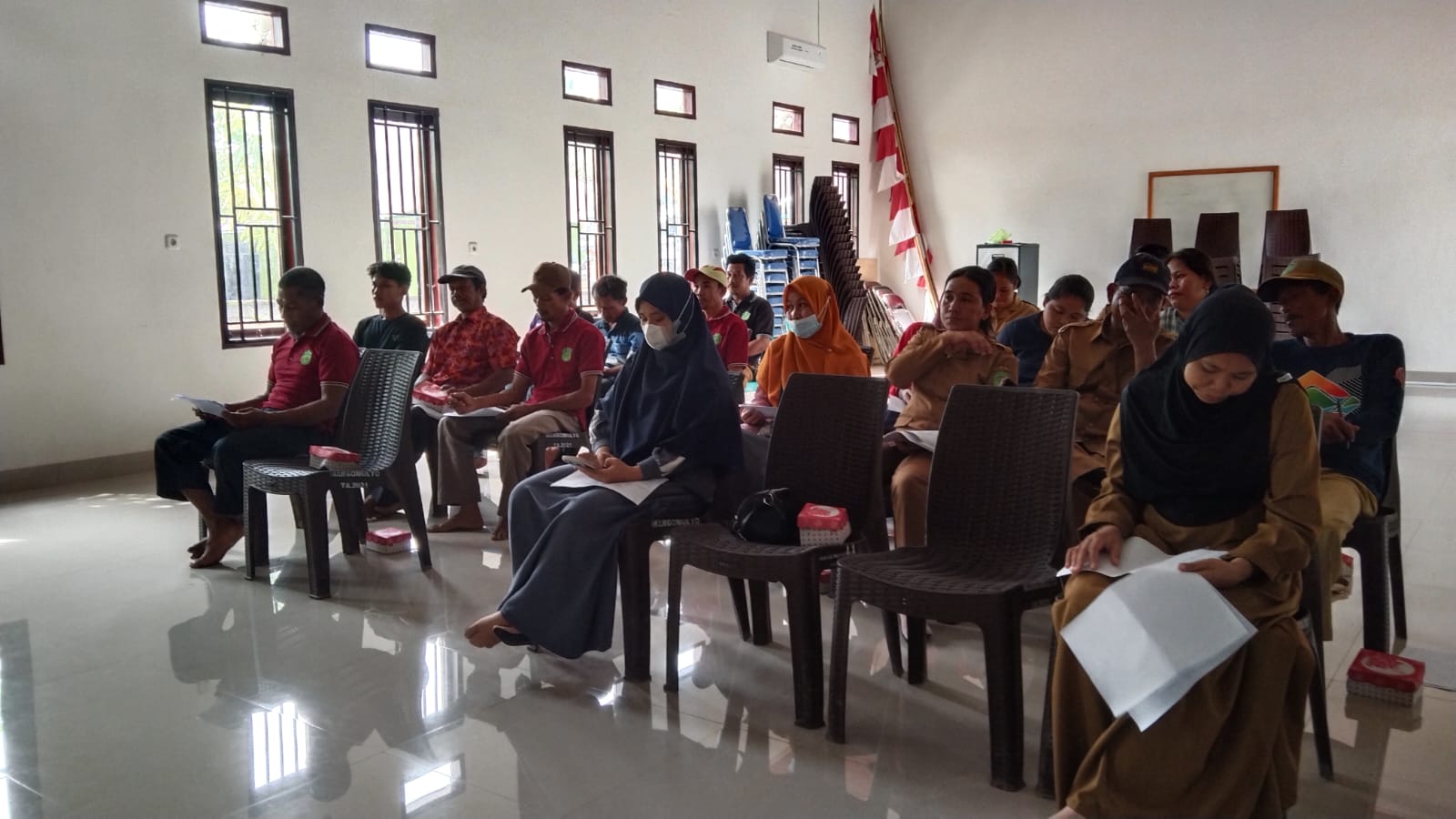 Camat Tomoni Timur, Yulius, menyebut BUMDes terlalu lama tidur, sehingga perlu membenahi diri agar bisa tingkatkan kesejahteraan rakyat