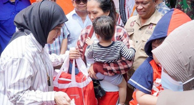 Aliyah Mustika Ilham, Wakil Wali Kota Makassar kunjungi lokasi kebakaran, Asrama Kesdam II Jl Opu Daeng Risadju, Minggu (23/2/2025)