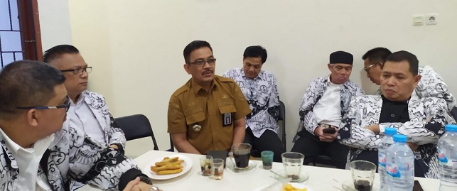 PGRI Sulsel gelar Olimpiade Ekonomi dan Keuangan Syariah bekerja sama Bank Indonesia Sulsel dan Asosia Bank Syariah Indonesia.