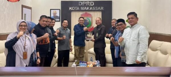 Ketua DPRD Makassar terima kunjungan silaturahmi Ketua Pengadilan Negeri Makassar di ruang rapat pimpinan DPRD Makassar, Selasa (14/1/2025).