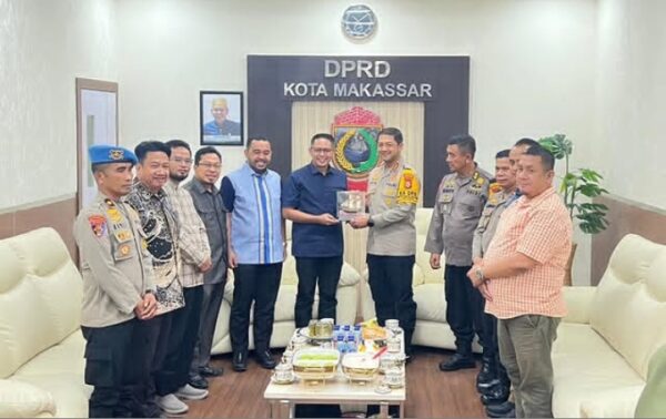 Kapolrestabes Kombes Arya Perdana lakukan kunjungan silaturahmi ke DPRD Makassar dan bertemu dengan pimpinan lembaga tersebut