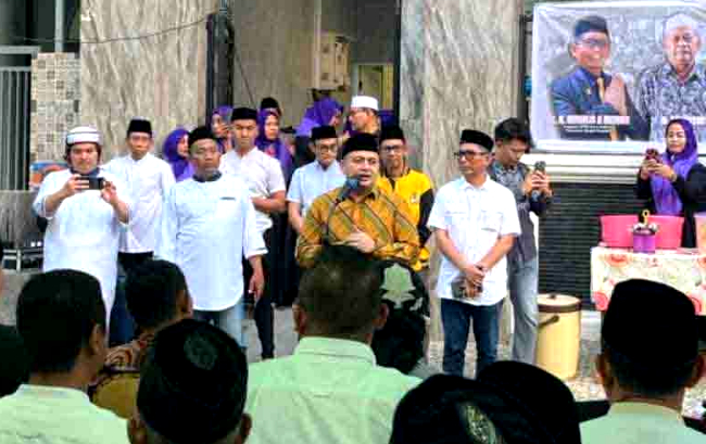 Anggota DPRD Kota Makassar gelar buka puasa bersama di Nasjid Mujahidin Jl. Maccini Sawah Makassar dihadiri warga dan berbagai tokoh.