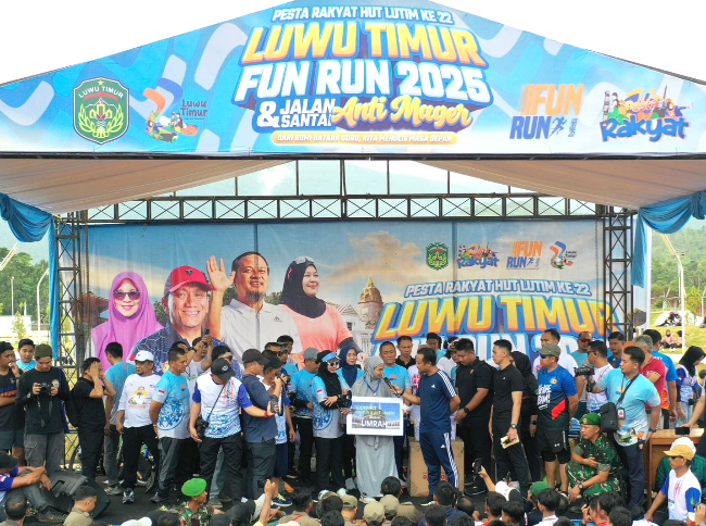 Gubernur Sulawesi Selatan, Andi Sudirman Sulaiman menjanjikan akan membangun jalan lingkar (belt road) Matano.