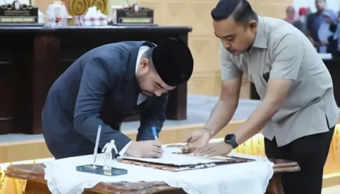 DPRD Makassar Resmi Tetapkan Munafri-Aliyah sebagai Wali Kota dan Wakil Wali Kota 2025-2030