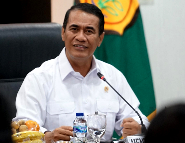 Mentan Ungkap Mafia Mainkan Harga Beras dengan memanipulasi data di Food Station Tjipinang, kara Menteri Amran Sulaiman.