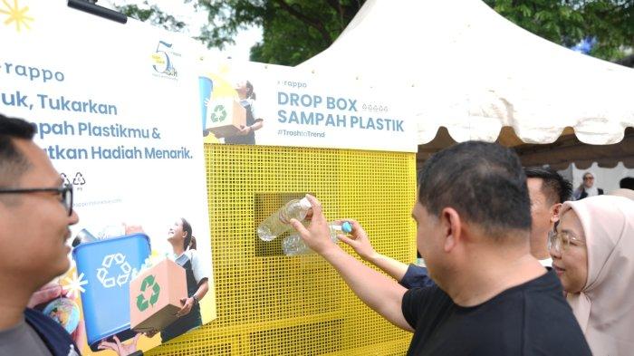 Munfari larang gunakan air minum dalam kemasan di Balai Kota Makassar sebagai salah satu upaya mengurangi sampah plastik