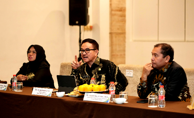 12 Daerah dan 5 Perusahaan Bersaing Meraih Paritrana Award di Sulsel dinilai tim penilian dari instansi terkait