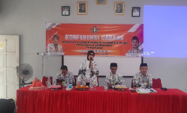 Edi Sulastiono ketua terpilih PGRI Gantarang Bulukumba melalui konferensi, Senin (23/6/2025) di SDN 230 Palambarae