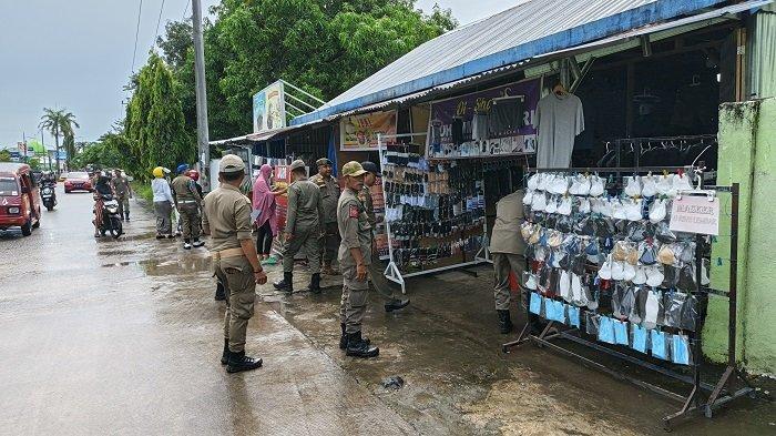 Satpol PP Takalar Bongkar Paksa Lapak PKL