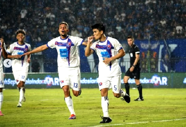 Piala Presiden: Port FC Taklukkan Persib 2-0 dalam laga perdana kompetisi tengah musim yang dilaksanakan di Stadion Si Jalak Huarapat