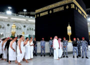 Prabowo Umrah, Salat di Dalam Ka’bah dan Cium Hajar Aswad