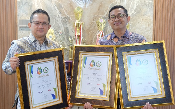 FIFGROUP raih tiga penghargaan 18th Indonesia PR of The Year 2025 yang diselenggarakan Majalah MIX MarComm