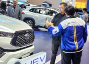 Astra Financial Edukasi Pengunjung GIIAS Tentang Mobil Hybrid