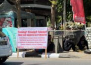 Warga Berkemah Di Depan Balai Kota Makassar