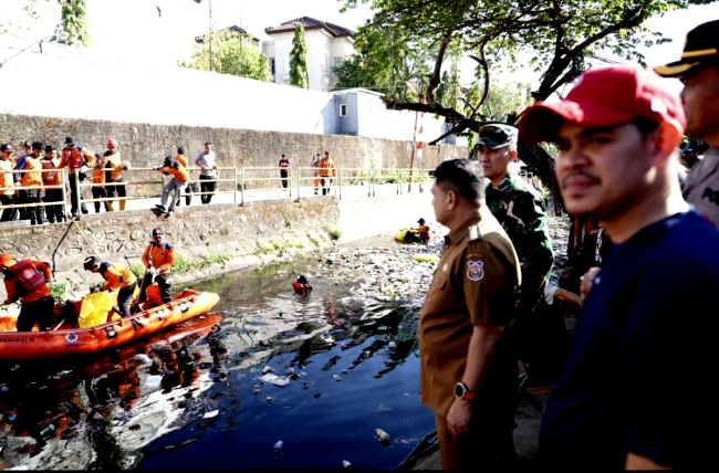Hampir Satu Bulan, Pemkot Makassar Galang Partisipasi Bersihkan Kanal dengan menggalang pertisipasi berbagai pihak