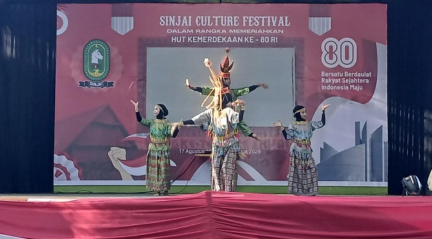 Memeriahkan HUT ke-80 Proklamasi Kemerdekaan RI, berlangsung Festival Budaya Sinjai, tanggal 8-12 Agustus 2025.