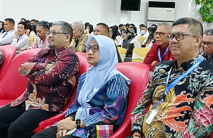 Sebanyak 24 guru di Makassar ikut pelatihan Bakal Calon Kepala Sekolah (BCKS) di Karebosi Primier Hotel Makassar