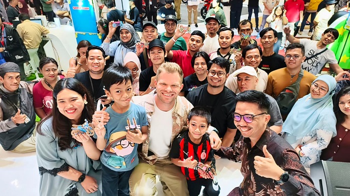 Jelang MotoGP Mandalika, FIFASTRA hadirkan pengalaman eksklusif bertajuk Temu Sapa Pelanggan Bersama Pembalap HRC.