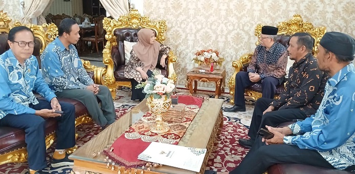 Pengurus Badan Amil Zakat Nasional, Baznas Sinjai temui Bupati Ratnawati Arif di Rumah Jabatan Bupati, Kamis (23/10/2025) pagi
