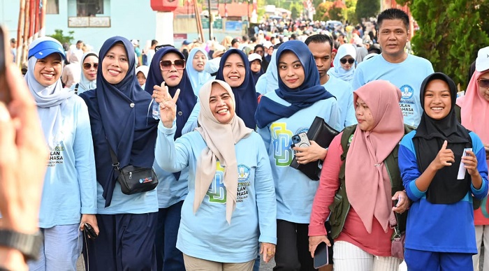 Bupati Sinjai tutup Festival Bulan Bahasa dan Kemah Bahasa 2025 di Lapangan Padaelo, Tassililu, Sinjai Barat.
