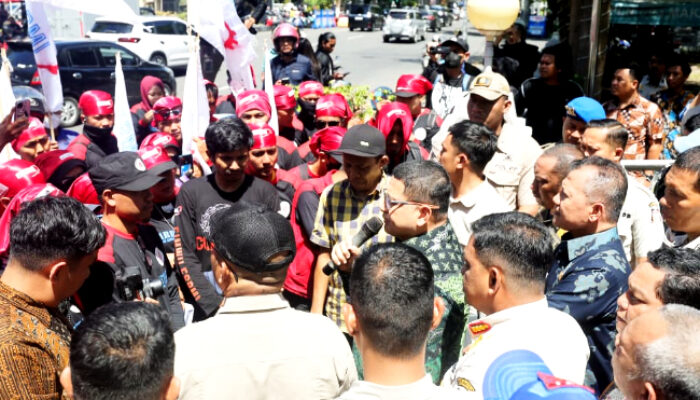 Serikat Pekerja Metal Aksi di Balai Kota, Ini Tuntutan Mereka