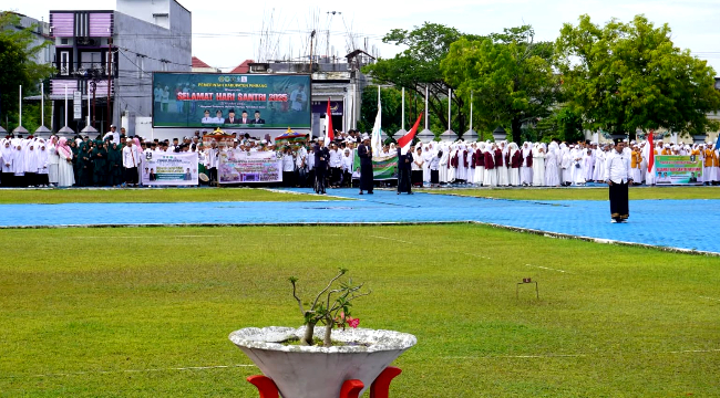Peringatan Hari Santri di Pinrang: Dunia Digital Harus Jadi Ladang Dakwah dilaksanakan di halaman Kantor Bupati Pinrang