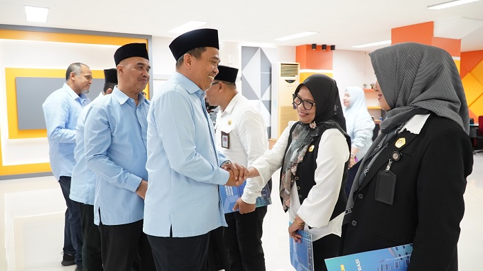 Sekretaris Utama LAN RI lantik lima pejabat di Makassar, Selasa, 14 Oktober 2025 di Aula Siagian Gedung Pusjar SKMP LAN RI Makassar