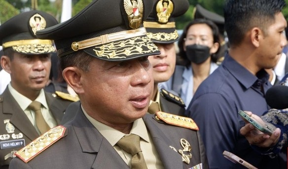 Panglima TNI mutasi Pangdam XIV Mayjen Windiyatno menjadi Wadankodiklatad. Penggantinya, Mayjen Bangun Nawoko, Pangdivif 3 Kostrad.