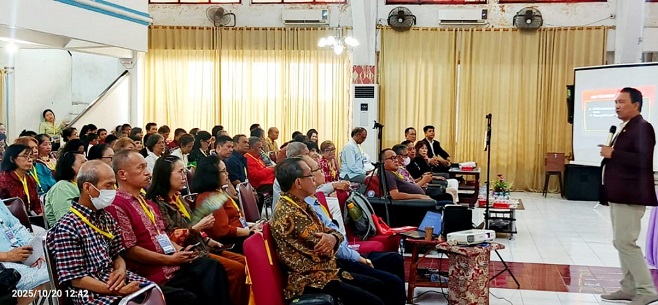 Sebanyak 200 peserta ikuti seminar rohani Kristen di Gesba Makassar, Senin (20/10/2025) pagi. Hadirkan Pdt Dr Immanuel Darsana MTh