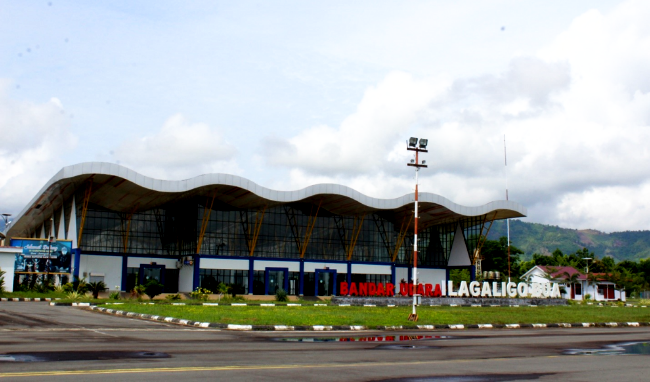 Pemprov Perpanjang Runway Bandara Lagaligo Bua, Kabupaten Luwu yang direncanakan mulai 2026 hingga 2027 di lahan 12,82 hektar