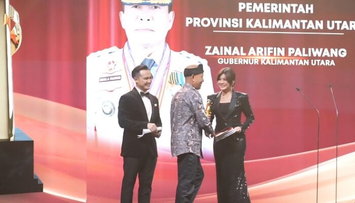 Kaltara Terima Penghargaan Indonesia Kita Awards
