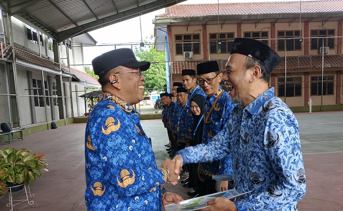 Kepala BBGTK Sulsel serahkan SK PPPK di momentum Hari Pahlawan 2025 kepada lima pegawai di instansi tersebut