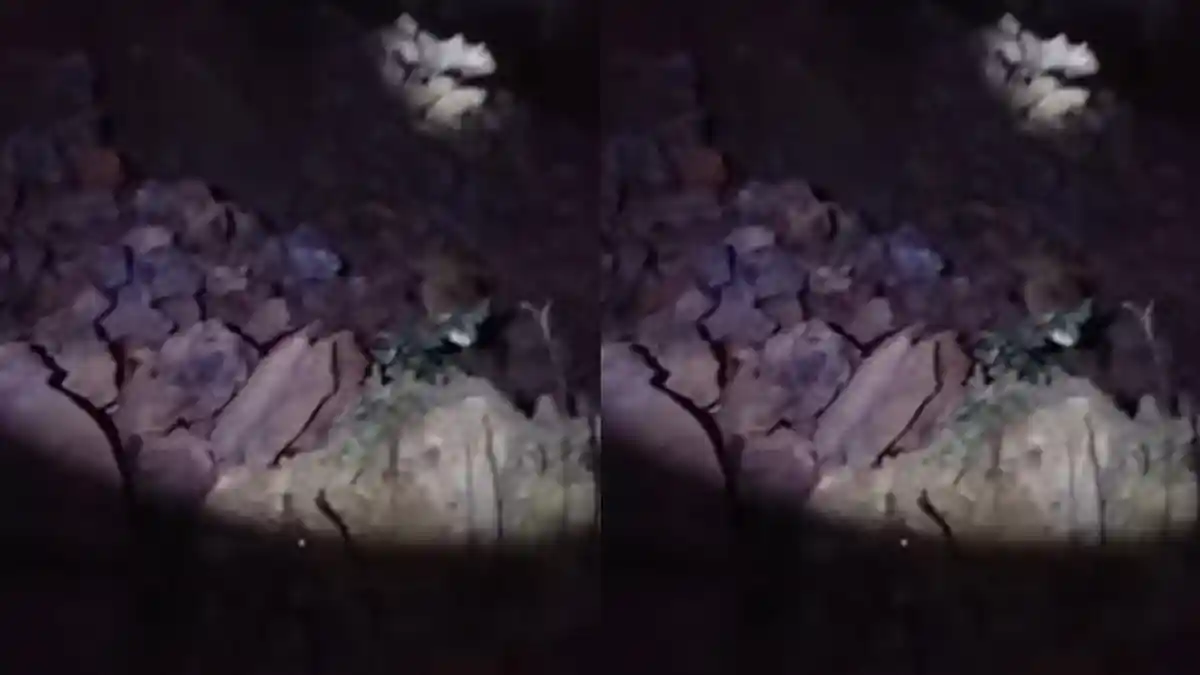 Hujan deras yang mengguyur di wilayah Luwu menyebabkan banjir. Bahkan longsor di Latuppa timbun 3 motor yang melintas.