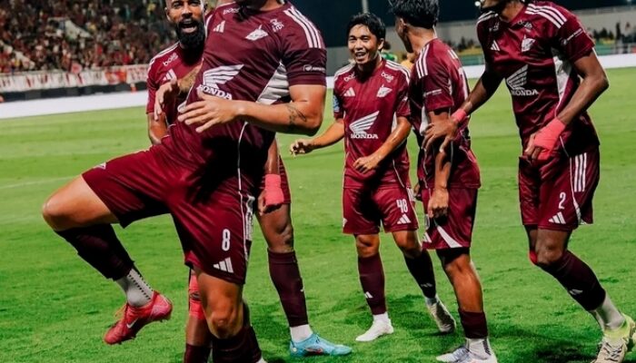 Diwarnai Drama Kartu Merah, PSM dan Persebaya Berbagi Poin