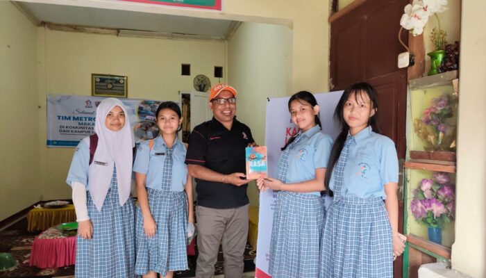 Pengurus OSIS SMP Metro School Makassar Melakukan Kunjungan di Komunitas Anak Pelangi (K-apel)
