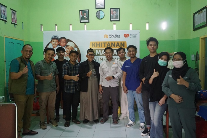 Rumah Zakat kolaborasi Tigalapan Indonesia gelar sunatan masal di Bone, Minggu, 28 Desember 2025, bertepatan masa liburan sekolah