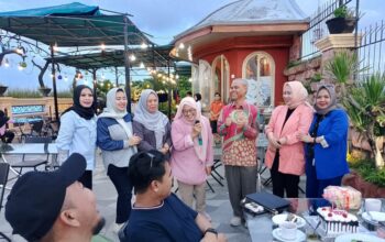 Berbagi Bahagia Di Cafe Langit