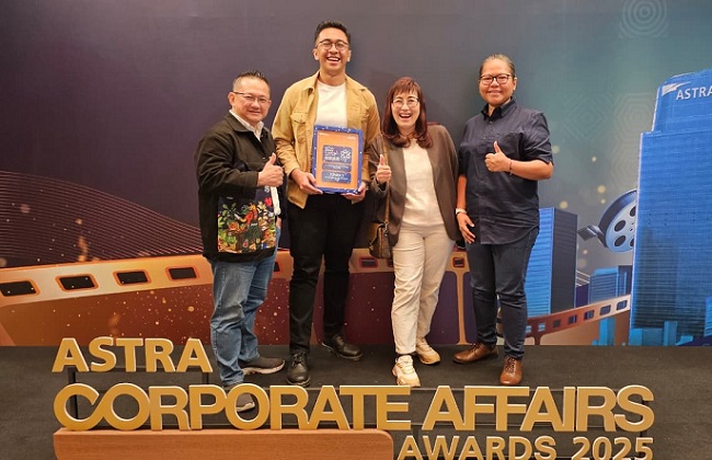 Program FIFirstep raih penghargaan Corporate Affairs Awards 2025 sebagai juara dua di Catur Dharma Hall, Menara Astra