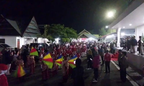 Ratusan santri serbu Bulukumba, untuk meramaikan kegiatan Indonesia Membahagiakan Santri (IBS) yang berlangsung di Masjid Pejuang Subuh