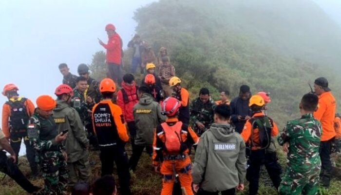 Tim SAR Temukan Lagi Satu Korban Pesawat ATR