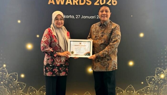 Pemkot Makassar Menerima Penghargaan UHC 2026