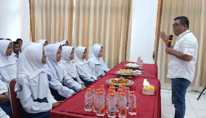 Murid SMPN 17 Sinjai Outing Class Di KPU