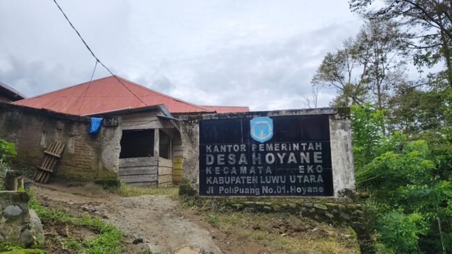 Badan Permusyawaratan Daerah atau BPD Seko desak Kejari Lutra periksa Kades Hoyane, Kecamatan Seko, Luwu Utara.