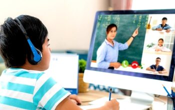 Sekolah di Makassar Belajar Daring di Rumah