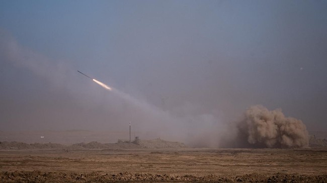 Kyiv Independent melaporkan, pemerintah Iran dan Rusia sepakati pembelian ribuan rudal canggih, mengutip Financial Time, Minggu (22/2/2026)