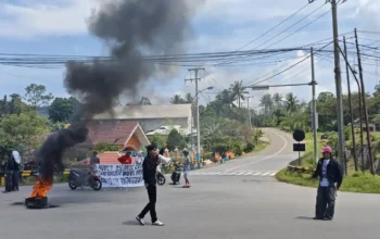 AMPLi Blokir Jalan Menuju Pelabuhan PT Vale