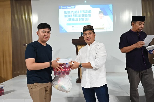 Dinas Pendidikan, Disdik Sinjai buka puasa bersama jurnalis dan organisasi kepemudaan (OKP) se Kabupaten Sinjai.