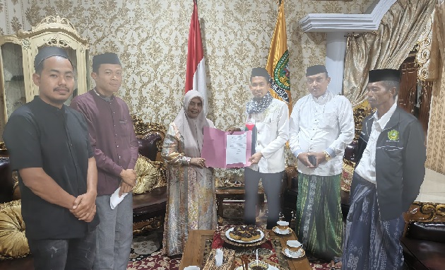 Bupati Sinjai serahkan bantuan Ponpes (Pondok Pesantren) Nurul Jibal di Desa Kaloling, Kecamatan Sinjai Timur.
